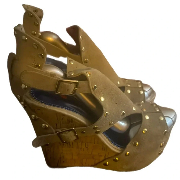 Frenzy Wedge Studded Straps and Gold Sexy wedge heel  Size 8 - Picture 1 of 10